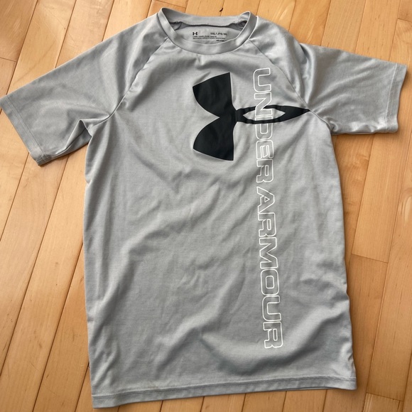 Under Armour Other - Boys Under Armour Logo T-Shirt - Youth XL (18)